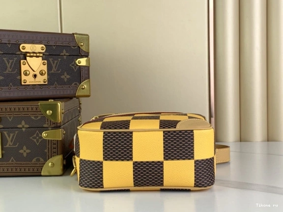 Cheap Messenger-24*24*8CM Chess VUITTON LOUIS 0815